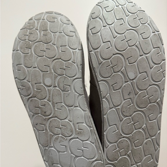 Ugg slipper bootie 9 - Picture 4 of 4